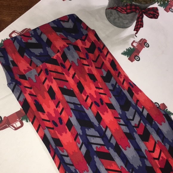 LuLaRoe Pants - 💥Price Firm💥GUC Tall and Curvy Lularoe Leggings LuLaRoe Pants - 💥Price Firm💥GUC Tall and Curvy Lularoe Leggings